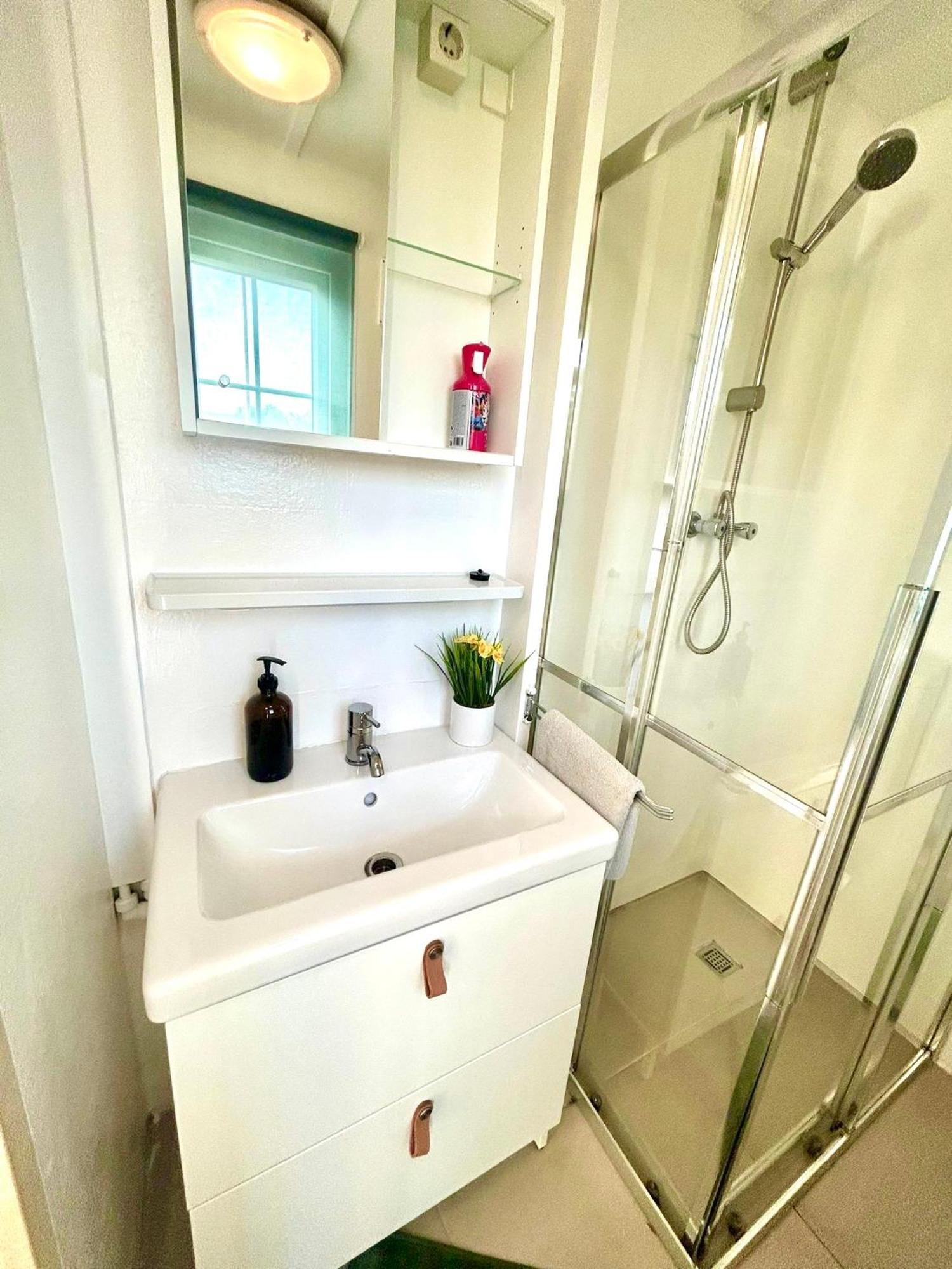 Wellness Bungalow With Jacuzzi &Sauna&Private Garden Near Amsterdam Vijfhuizen 외부 사진