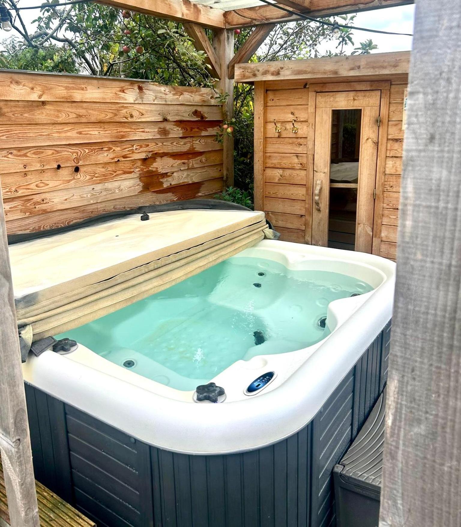 Wellness Bungalow With Jacuzzi &Sauna&Private Garden Near Amsterdam Vijfhuizen 외부 사진